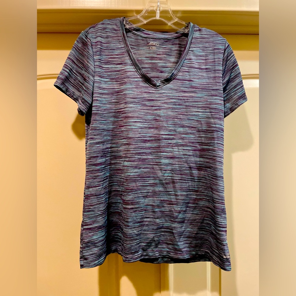 Workout tee. Barely worn. Size large